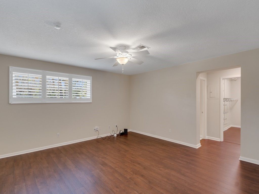 2155 Vero Beach Avenue, Vero Beach, FL 32960 Photo