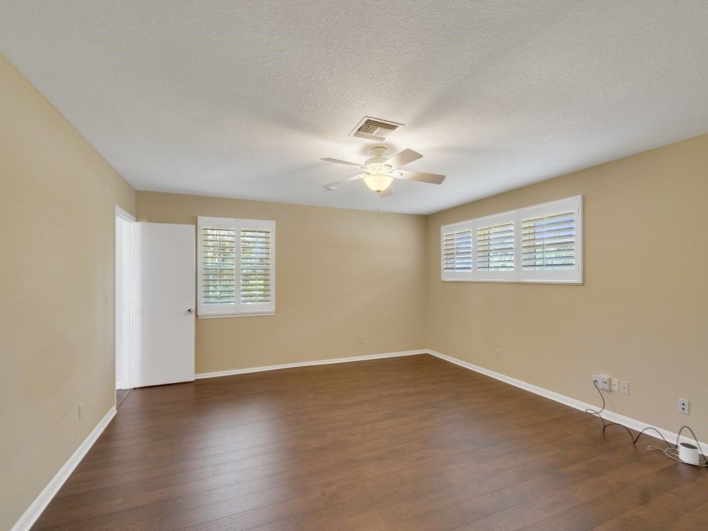 2155 Vero Beach Avenue, Vero Beach, FL 32960 Photo