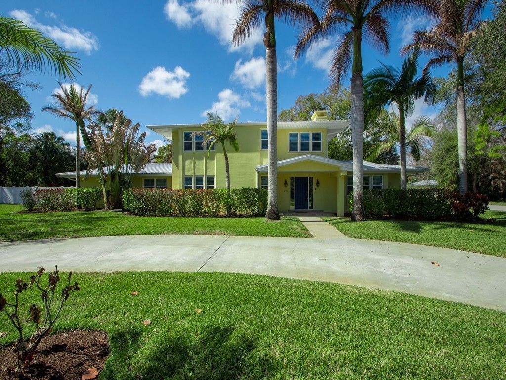 2155 Vero Beach Avenue, Vero Beach, FL 32960 Photo