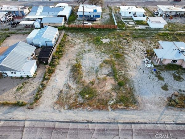 13797 Sutter St, Trona, CA 93562