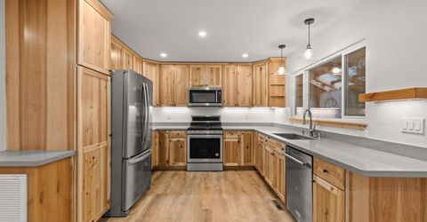 705 Eloise Avenue, South Lake Tahoe, CA 96150 Photo