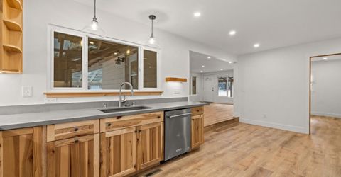 705 Eloise Avenue, South Lake Tahoe, CA 96150 Photo