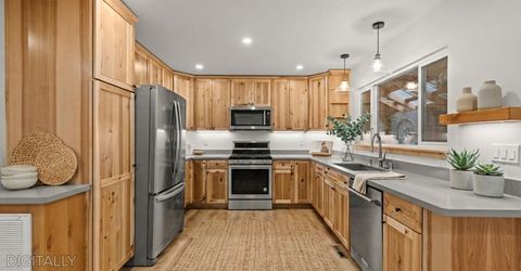 705 Eloise Avenue, South Lake Tahoe, CA 96150 Photo