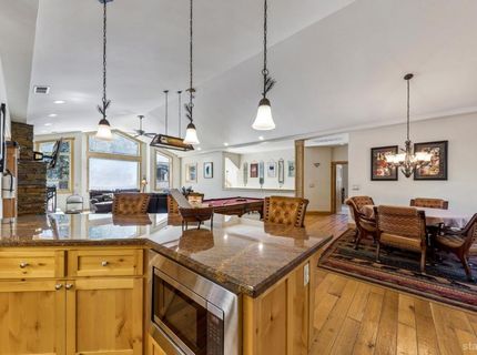3390 Beaver Brae, South Lake Tahoe, CA 96150 Photo