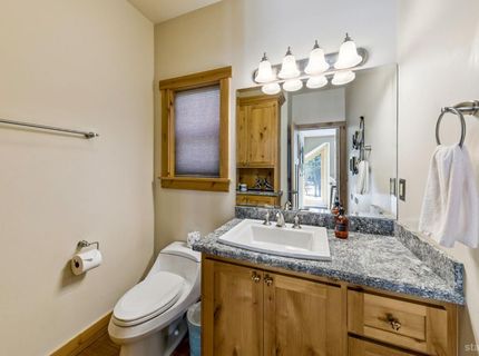 3390 Beaver Brae, South Lake Tahoe, CA 96150 Photo