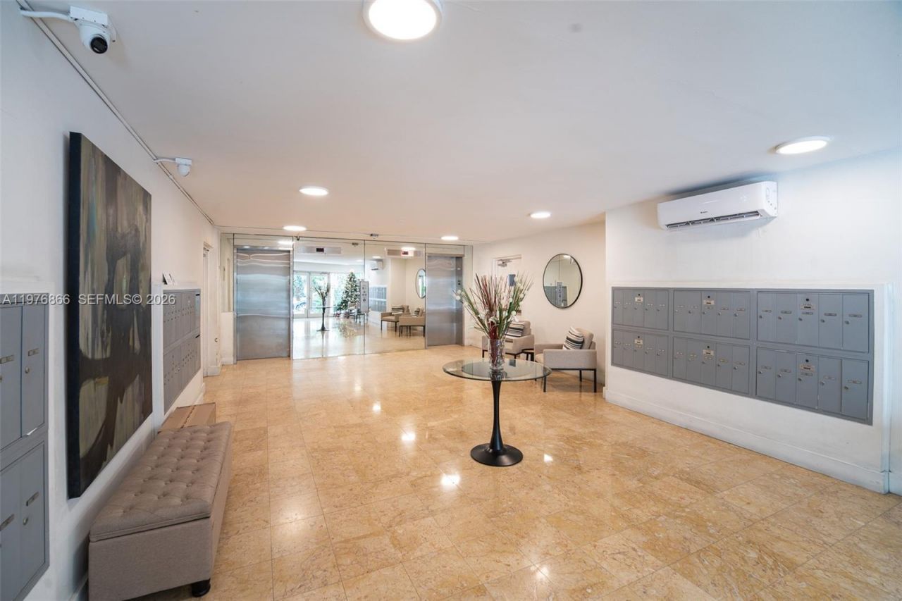 1750 James Ave, Unit 4J, Miami Beach, FL 33139 Photo