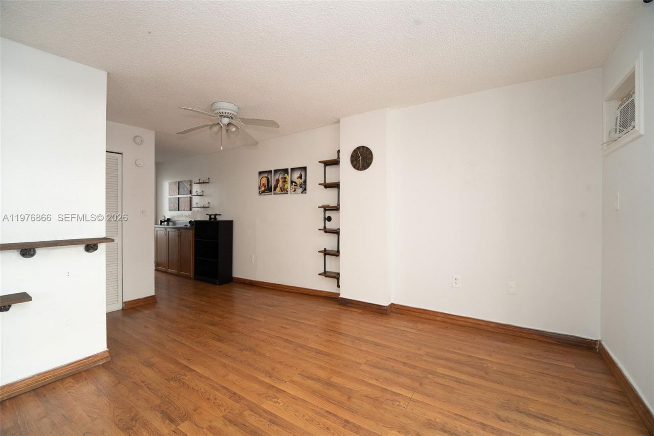 1750 James Ave, Unit 4J, Miami Beach, FL 33139 Photo