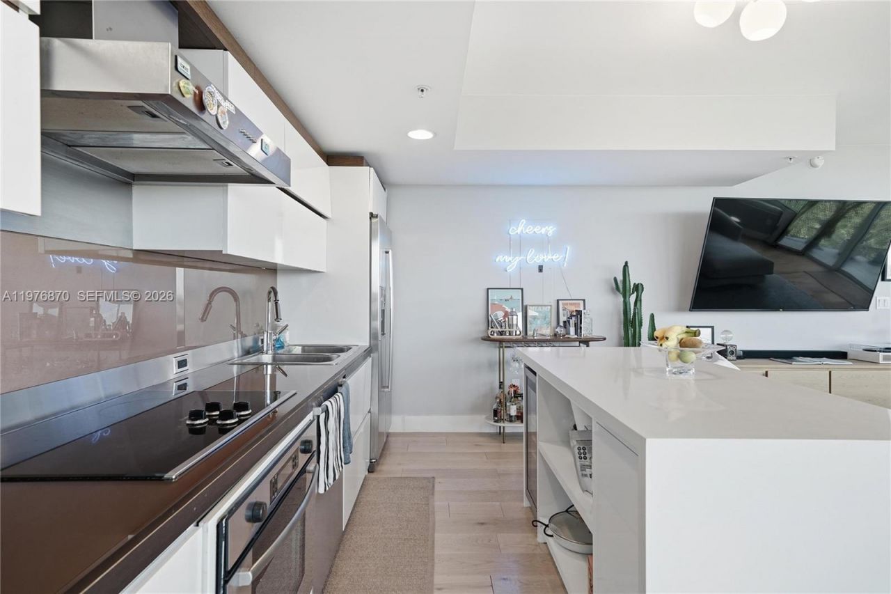 2155 Washington Ct, Unit 507, Miami Beach, FL 33139 Photo