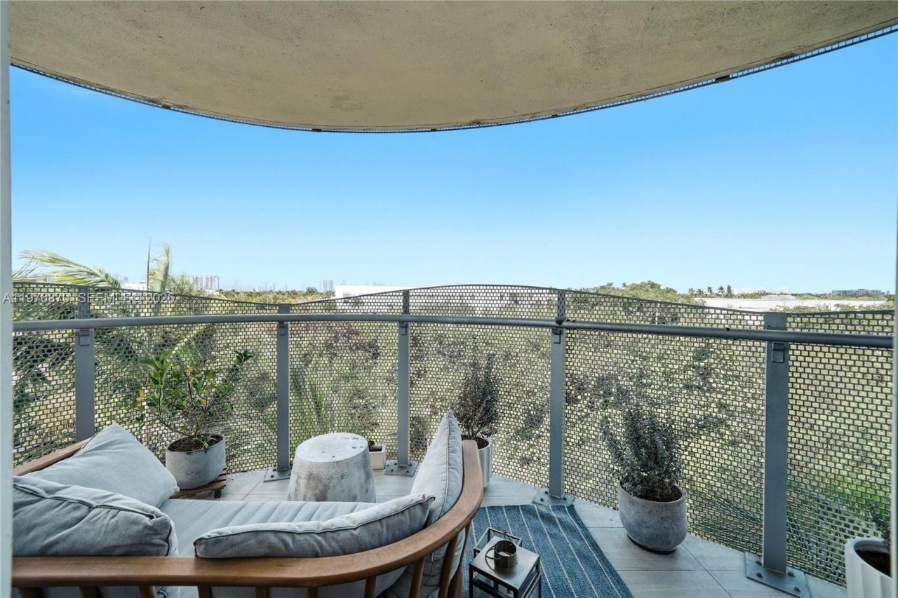 2155 Washington Ct, Unit 507, Miami Beach, FL 33139 Photo