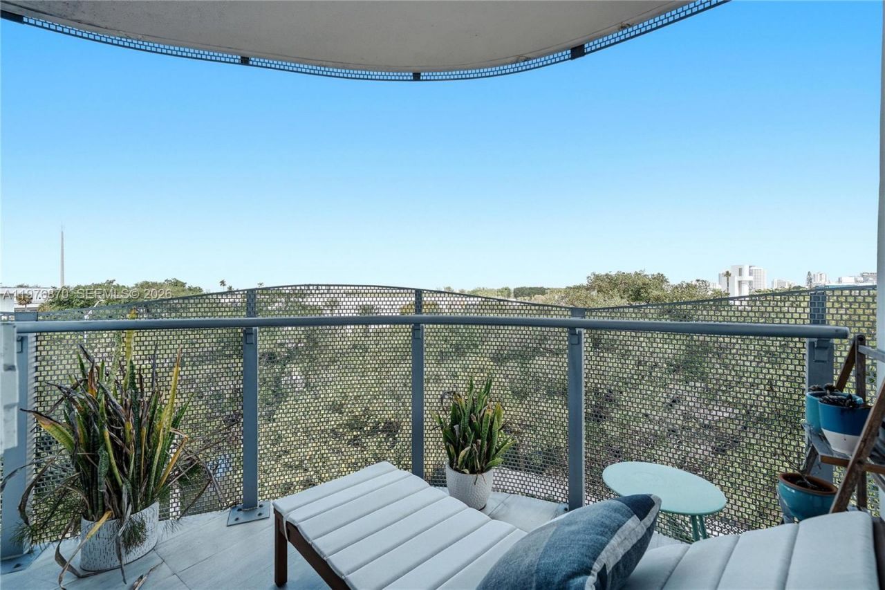 2155 Washington Ct, Unit 507, Miami Beach, FL 33139 Photo