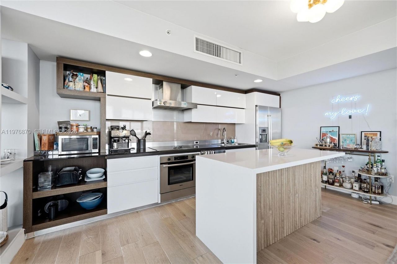 2155 Washington Ct, Unit 507, Miami Beach, FL 33139 Photo