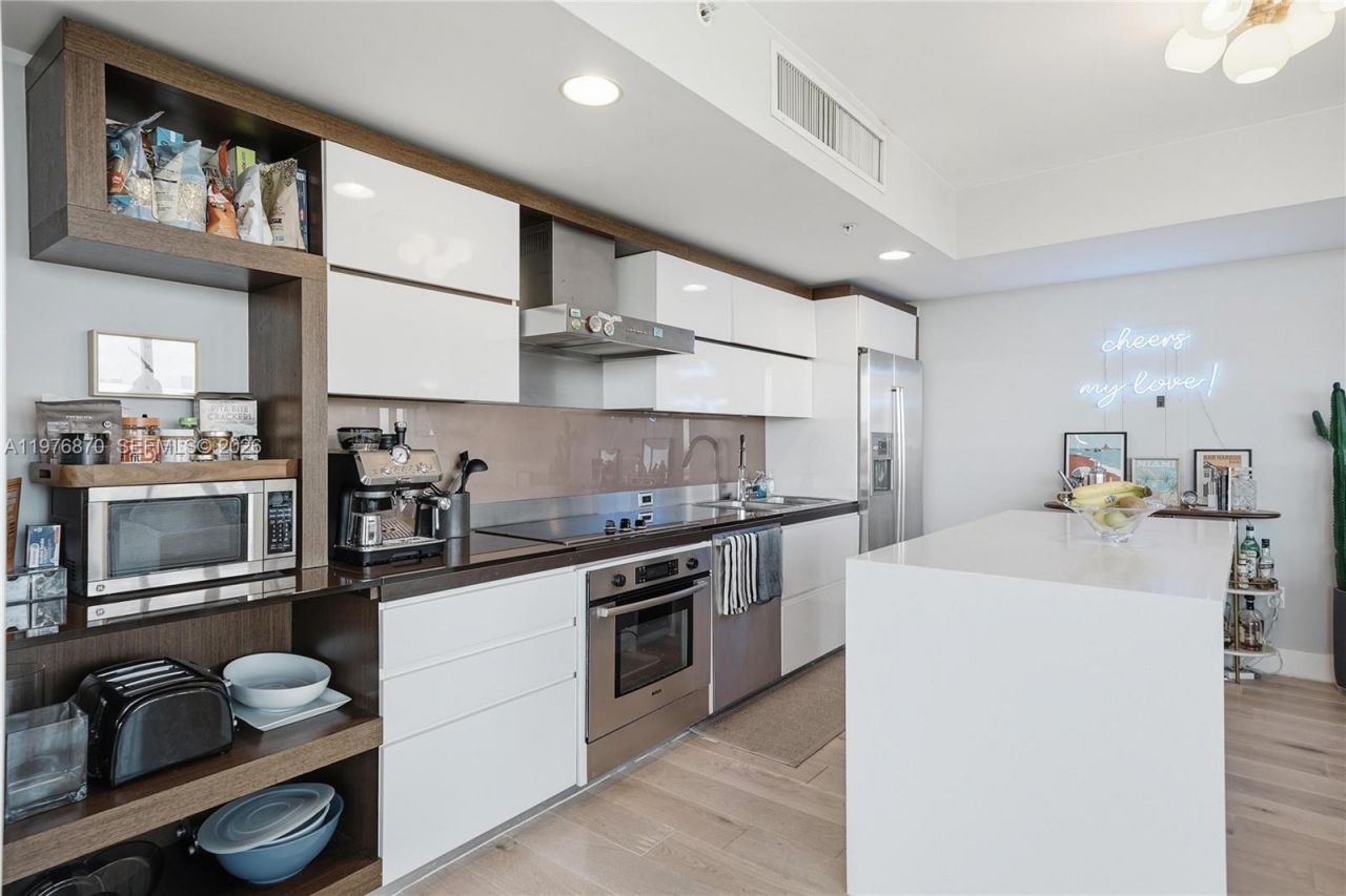 2155 Washington Ct, Unit 507, Miami Beach, FL 33139 Photo