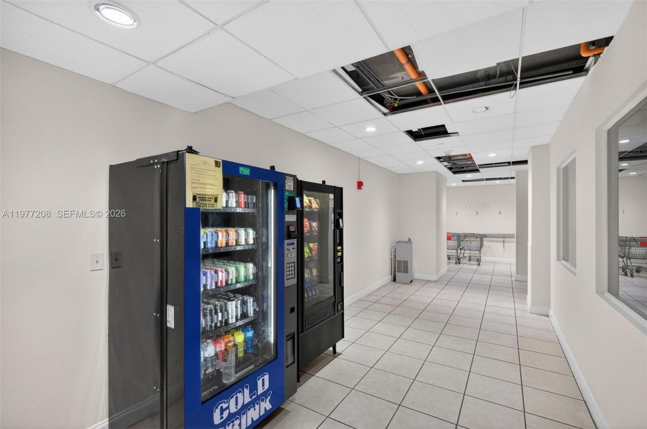 2655 Collins Ave, Unit 1407, Miami Beach, FL 33140 Photo