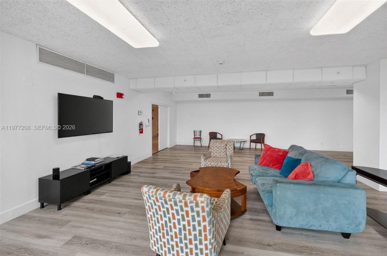 2655 Collins Ave, Unit 1407, Miami Beach, FL 33140 Photo