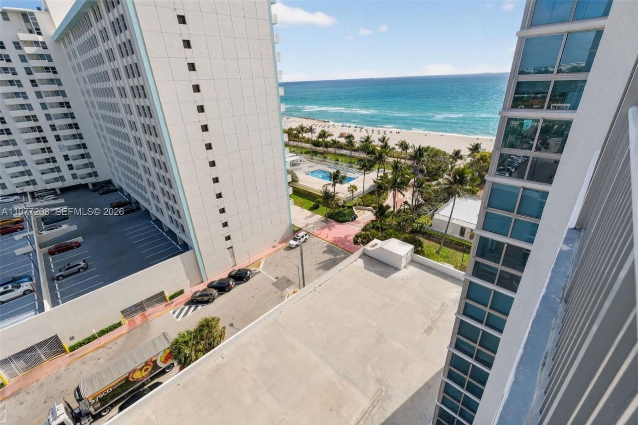 2655 Collins Ave, Unit 1407, Miami Beach, FL 33140 Photo