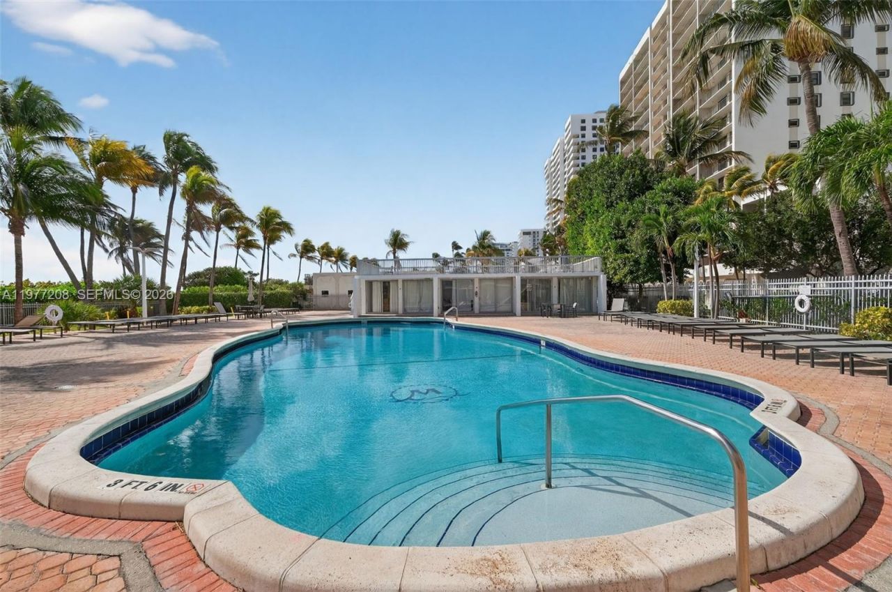 2655 Collins Ave, Unit 1407, Miami Beach, FL 33140 Photo
