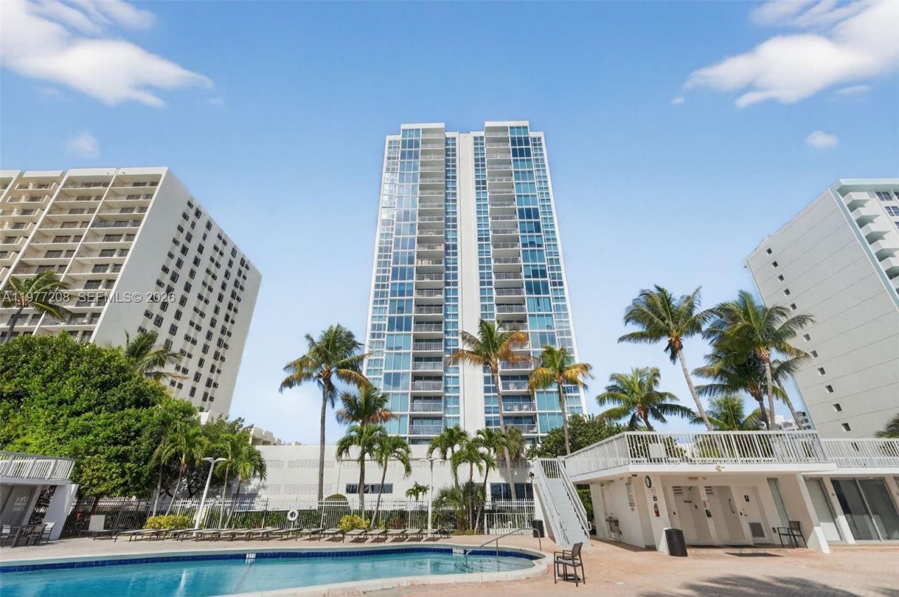 2655 Collins Ave, Unit 1407, Miami Beach, FL 33140 Photo