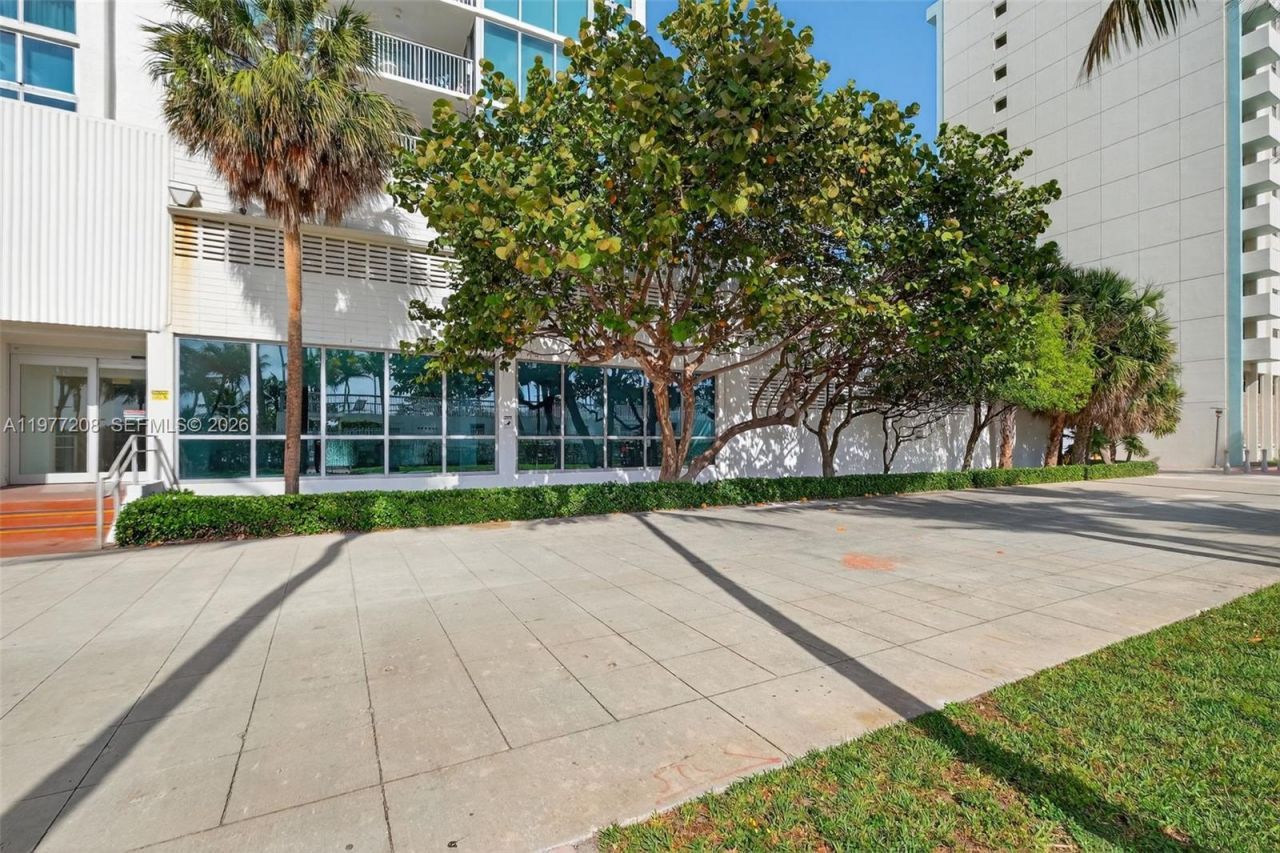 2655 Collins Ave, Unit 1407, Miami Beach, FL 33140 Photo