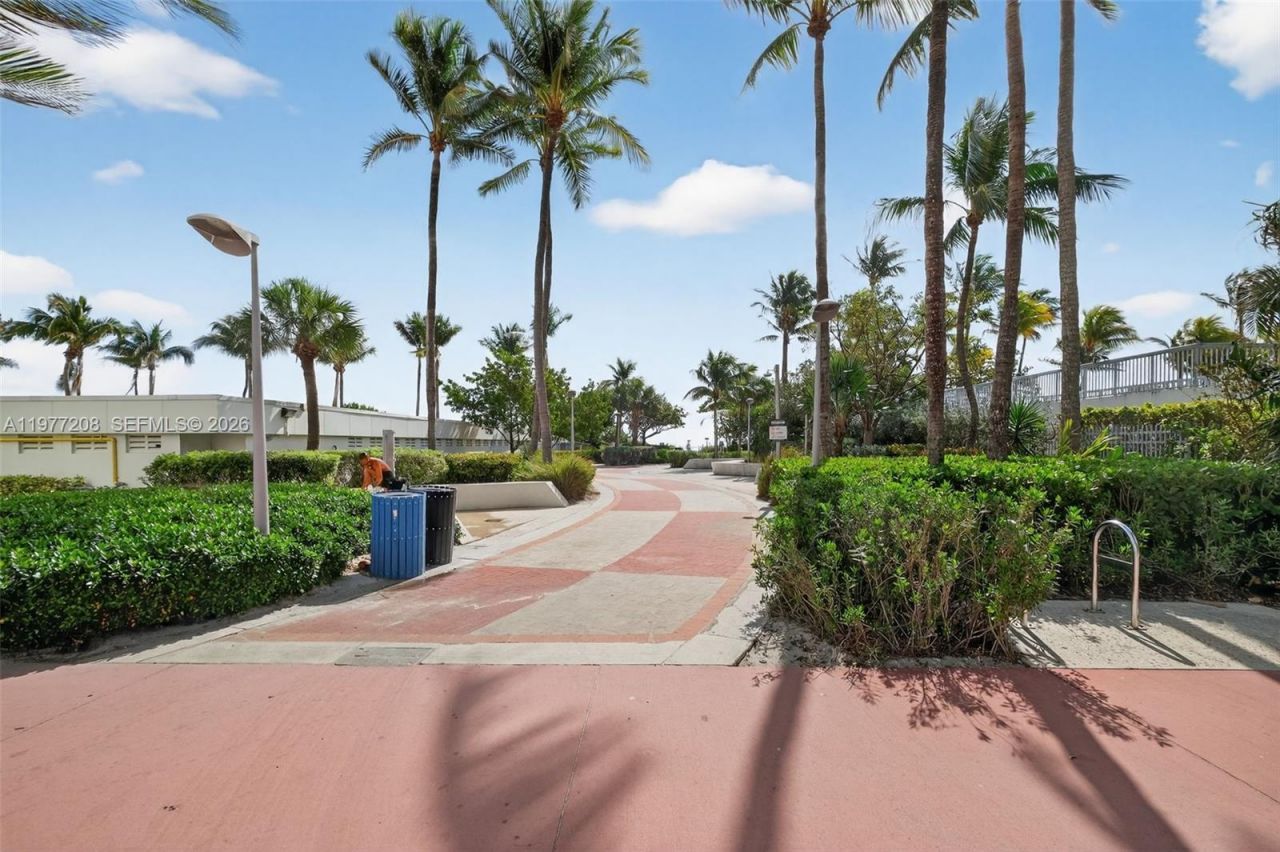 2655 Collins Ave, Unit 1407, Miami Beach, FL 33140 Photo