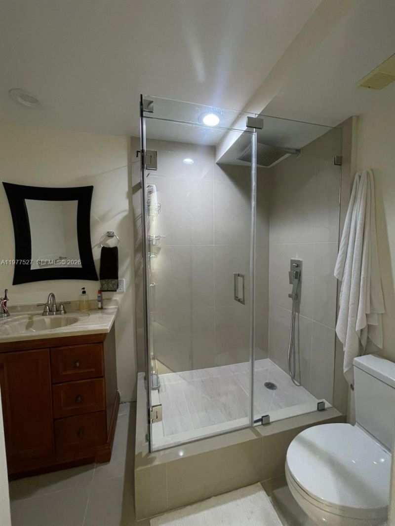 3600 Mystic Pointe Dr , Unit 615, Aventura, FL 33180 Photo