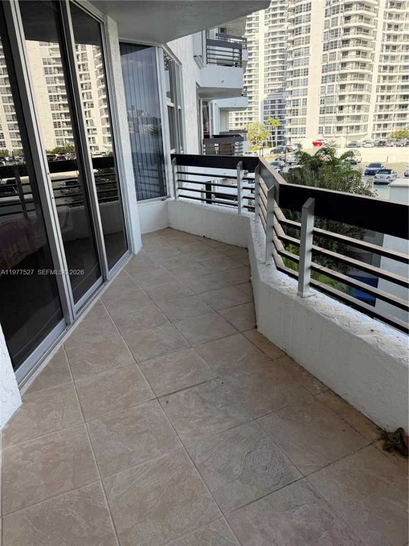 3600 Mystic Pointe Dr , Unit 615, Aventura, FL 33180 Photo
