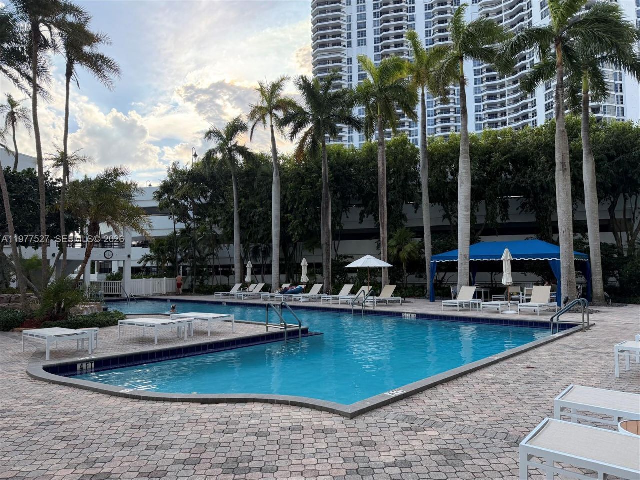 3600 Mystic Pointe Dr , Unit 615, Aventura, FL 33180 Photo