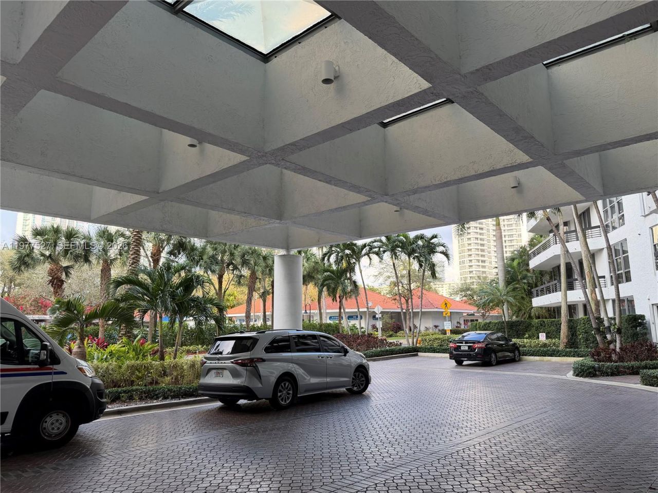 3600 Mystic Pointe Dr , Unit 615, Aventura, FL 33180 Photo