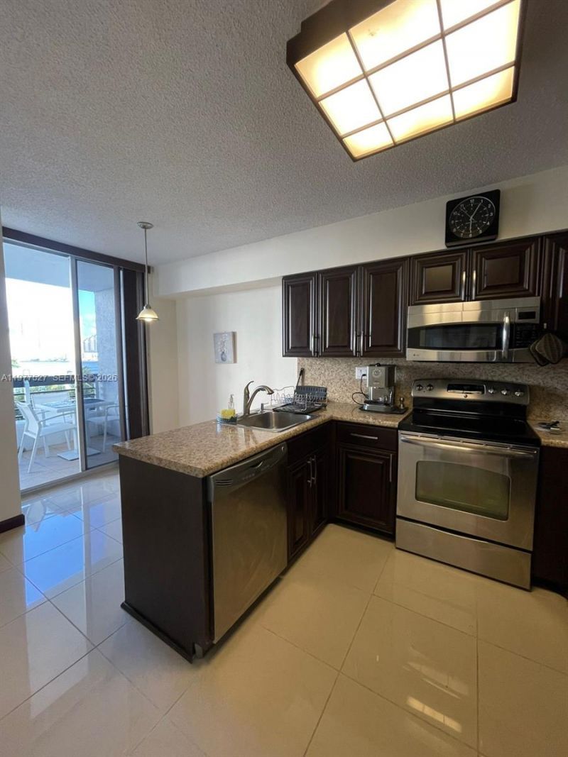 3600 Mystic Pointe Dr , Unit 615, Aventura, FL 33180 Photo