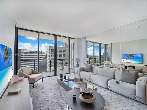 88 SW 7th St, Unit 1810, Miami, FL 33130