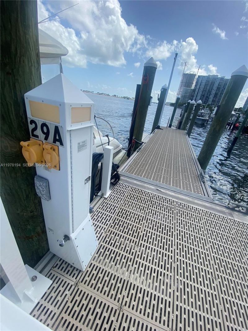 1901 Brickell Ave Slip 29a , Miami, FL 33129 Photo