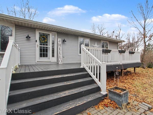 9800 Moon Road, York Township, Mi 48176