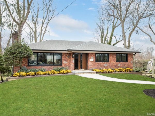 5 University Place , Great Neck, NY 11020