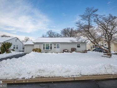 405 ANDOVER ROAD, FAIRLESS HILLS, PA 19030