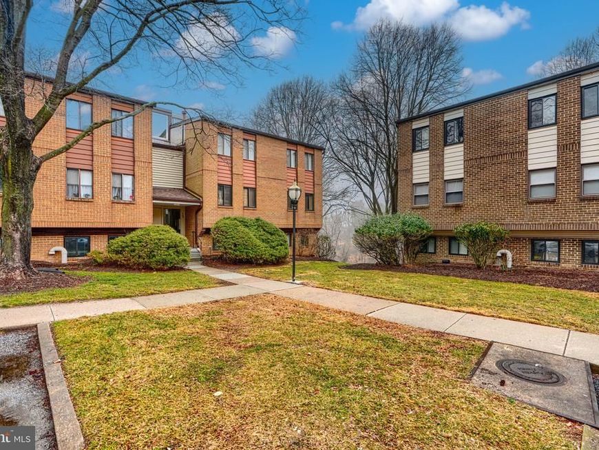 13 Suntop Court, Unit T-2, Baltimore, MD 21209 Main Photo