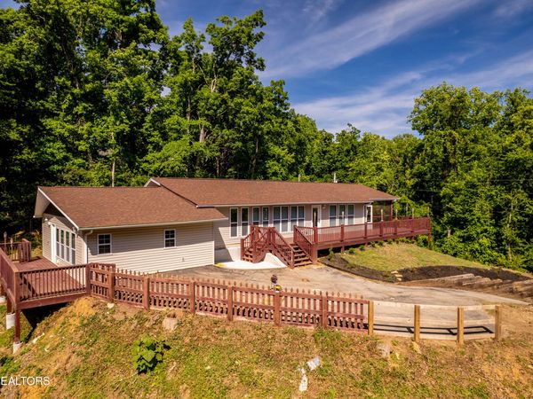 4431 Deer Run Drive, Louisville, TN 37777