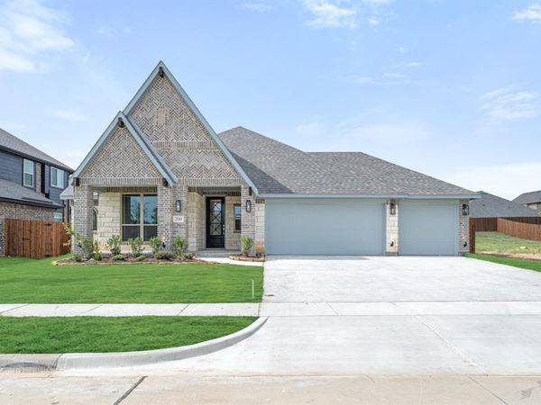 200 Rosewood Drive, Glenn Heights, TX 75154