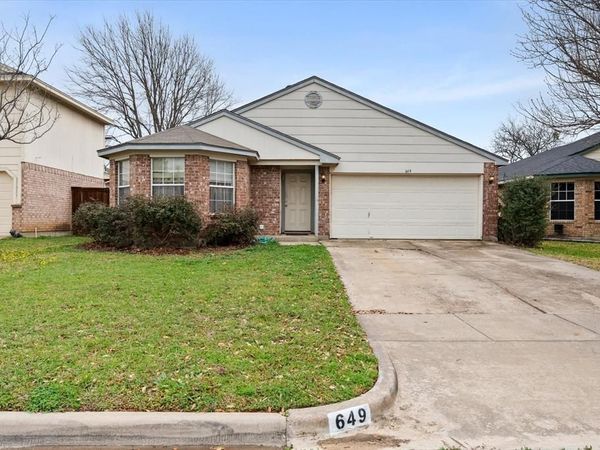 649 Blueberry Hill Lane, Mansfield, TX 76063