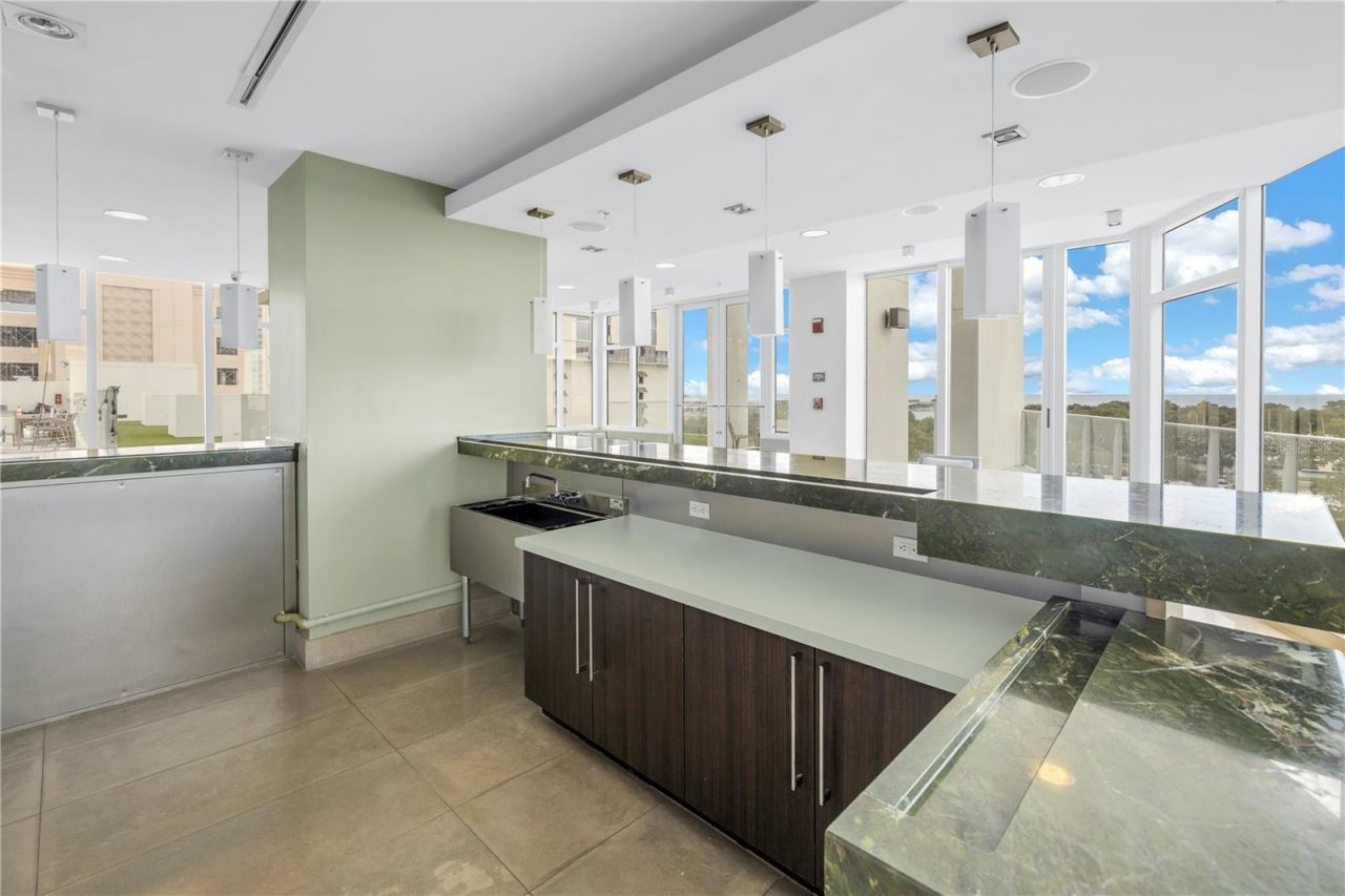 175 1st Street S, Unit 1006, Saint Petersburg, FL 33701 Photo