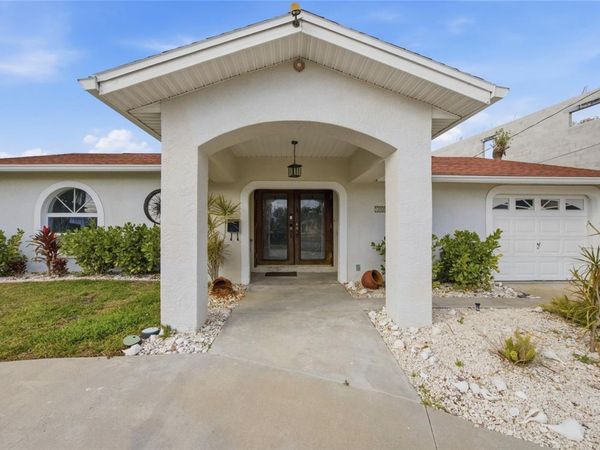 1801 BAYOU GRANDE BOULEVARD NE, ST PETERSBURG, FL 33703