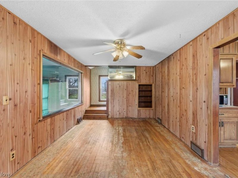 393 Craggy Creek Drive, Chippewa Lake, OH 44215 Photo 5