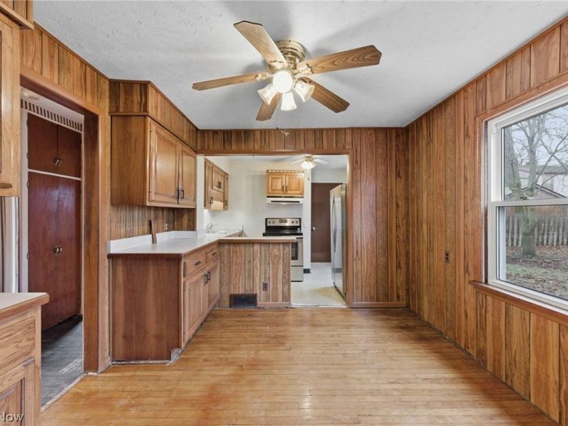 393 Craggy Creek Drive, Chippewa Lake, OH 44215 Photo 7