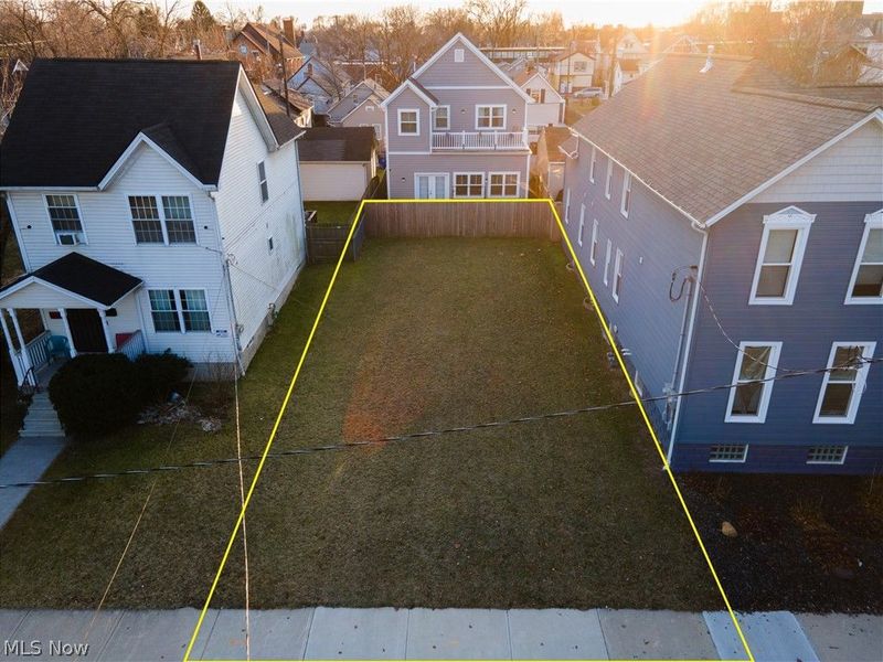 W 33rd Street, Cleveland, OH 44113 Photo 2