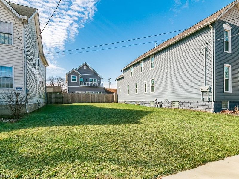 W 33rd Street, Cleveland, OH 44113 Photo 5