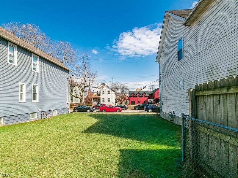 W 33rd Street, Cleveland, OH 44113 Photo 6