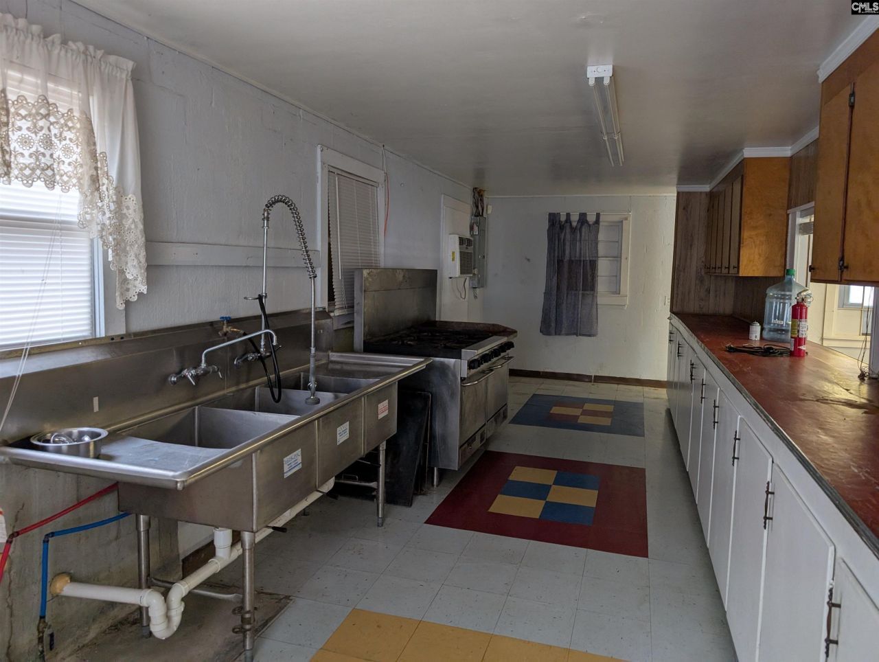 781 Nottingham Street  Photo 15