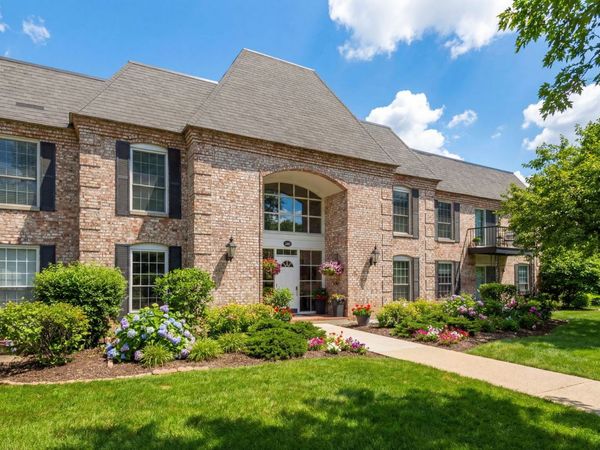 140 Carriage Way Drive , Unit C218, Burr Ridge, IL 60527