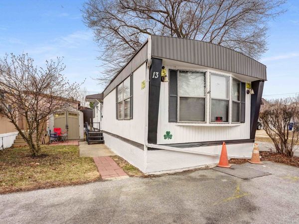 2993 Curtis Street, Des Plaines, IL 60018