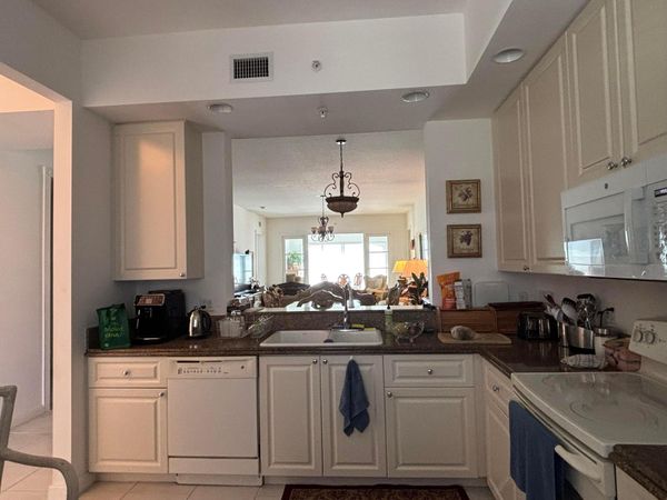 24 Harbour Isle Drive W, Unit 305, Fort Pierce, FL 34949