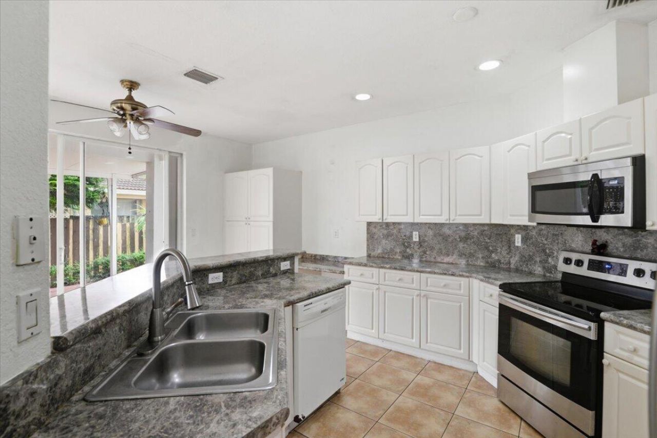 15062 SW 11th Street, Miami, FL 33194 Photo