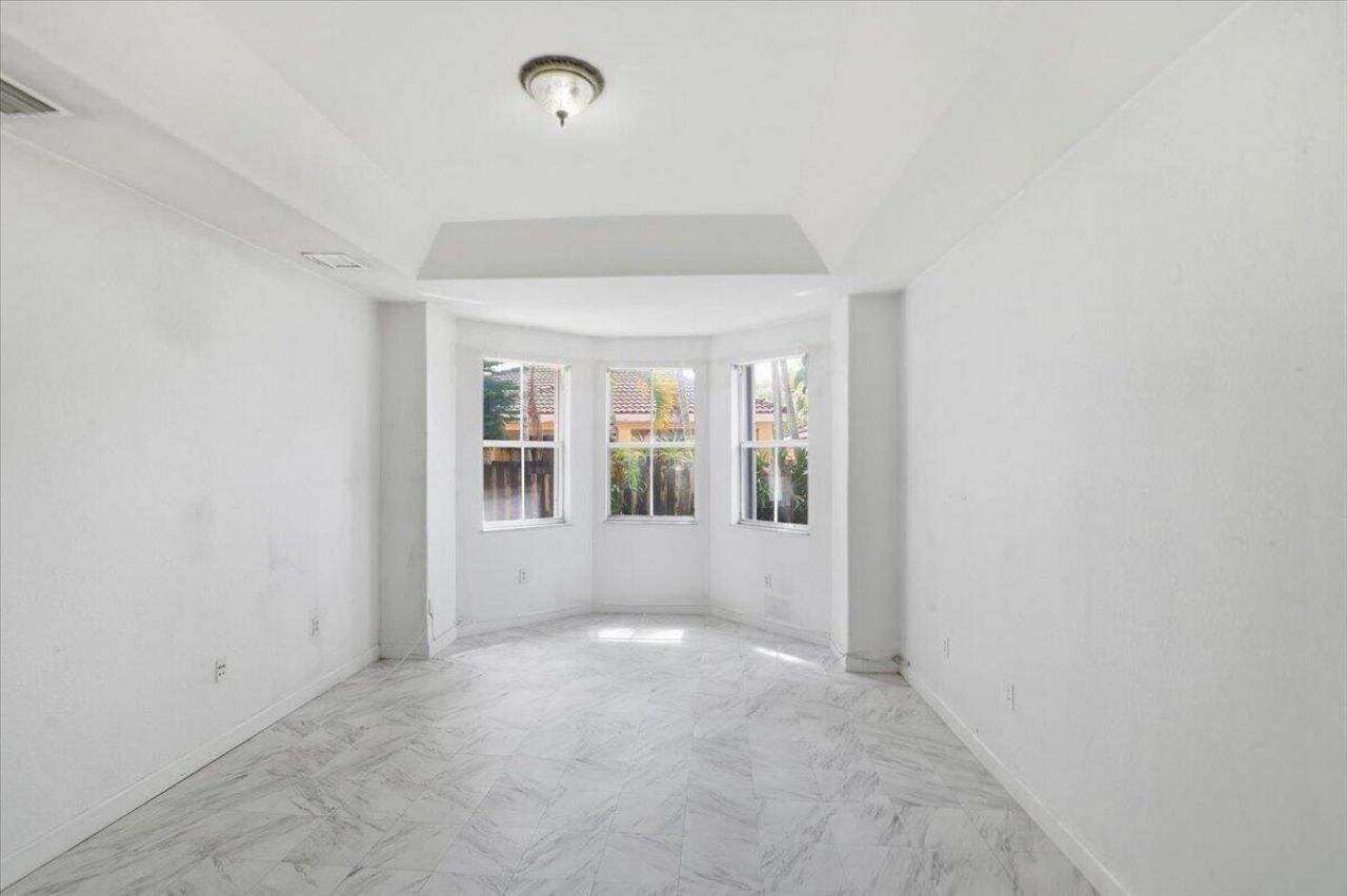 15062 SW 11th Street, Miami, FL 33194 Photo